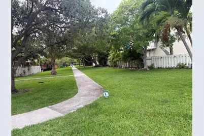 1655 NE 115th St #29B, Miami, FL 33181 - Photo 15