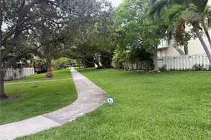 1655 NE 115th St, Miami, FL 33181 - Photo 15