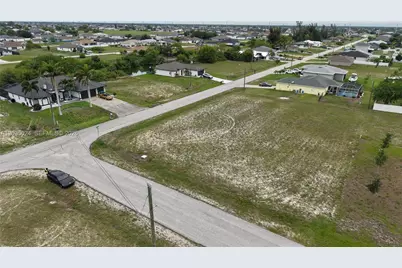 2009 NW 2nd Ave, Cape Coral, FL 33993 - Photo 3