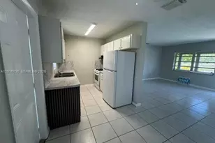 9815 Pan American Dr, Cutler Bay, FL 33189 - Photo 13