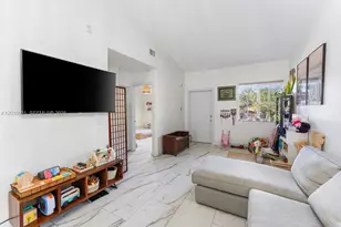 2140 NW 78th Ave, Pembroke Pines, FL 33024 - Photo 9