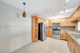 5223 W Gate Lake Rd, Tamarac, FL 33319 - Photo 11
