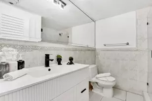 5225 Collins Ave, Miami Beach, FL 33140 - Photo 9
