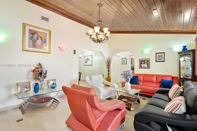 348 NE 118th St, Miami, FL 33161 - Photo 5