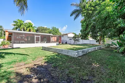 348 NE 118th St, Miami, FL 33161 - Photo 35