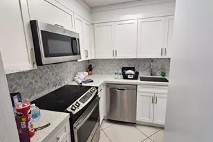 220 Kings Point Dr, Sunny Isles Beach, FL 33160 - Photo 9