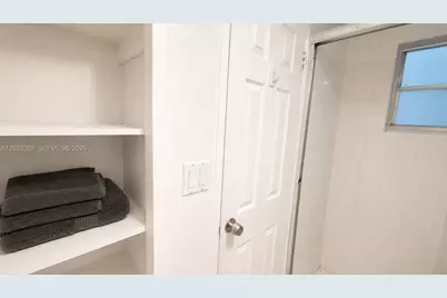 220 Kings Point Dr #105, Sunny Isles Beach, FL 33160 - Photo 15