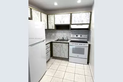 3640 NW 9th St #302, Miami, FL 33125 - Photo 5