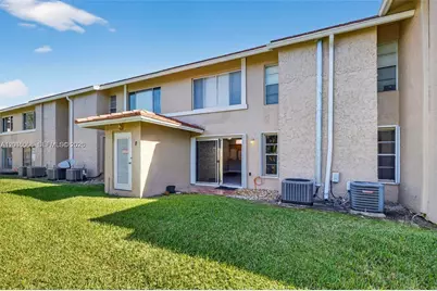 908 Twin Lakes Dr #8-C, Coral Springs, FL 33071 - Photo 25