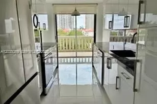 3000 Island Blvd, Aventura, FL 33160 - Photo 11