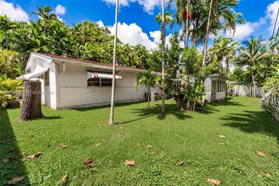 785 NE 155th St, Miami, FL 33162 - Photo 17