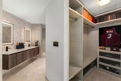 68 SE 6th St #2612, Miami, FL 33131 - Photo 7
