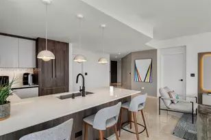 68 SE 6th St, Miami, FL 33131 - Photo 15