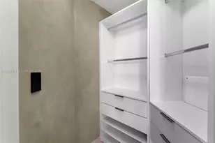 68 SE 6th St, Miami, FL 33131 - Photo 27