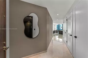 68 SE 6th St, Miami, FL 33131 - Photo 9