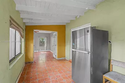 583 NW 47th St, Miami, FL 33127 - Photo 17