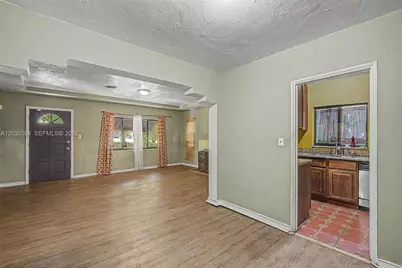 583 NW 47th St, Miami, FL 33127 - Photo 15