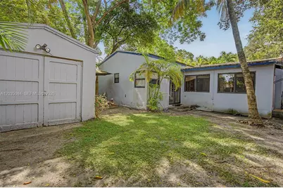 583 NW 47th St, Miami, FL 33127 - Photo 27