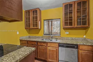 583 NW 47th St, Miami, FL 33127 - Photo 7