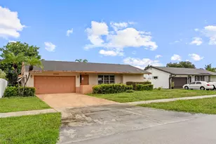 2862 SW 13th Ct, Deerfield Beach, FL 33442 - Photo 3