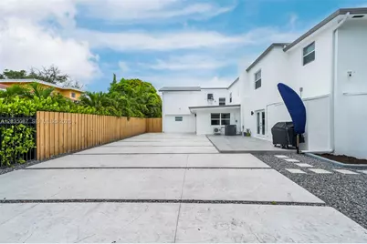 590 SW 23rd Ave, Miami, FL 33135 - Photo 5