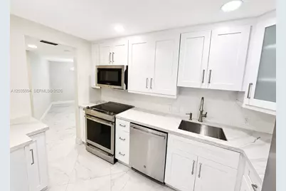 3301 N Country Club Dr #305, Aventura, FL 33180 - Photo 1