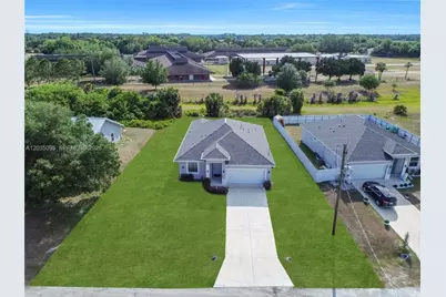 2013 Inglewood, Labelle, FL 33935 - Photo 1