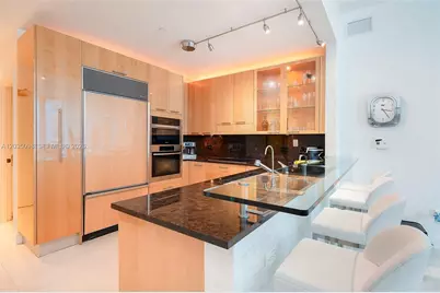 6799 Collins Ave #510, Miami Beach, FL 33141 - Photo 5