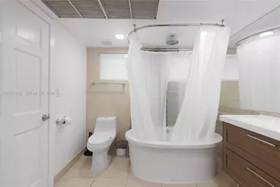 1024 Ocean Dr #A402, Miami Beach, FL 33139 - Photo 3