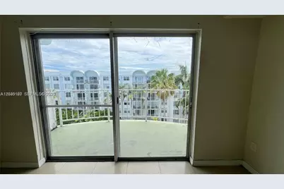 486 NW 165th St Rd #B-606, Miami, FL 33169 - Photo 5