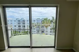 486 NW 165th St Rd, Miami, FL 33169 - Photo 5