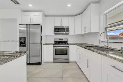 9982 SW 196th St, Cutler Bay, FL 33157 - Photo 9