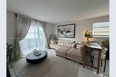 821 Euclid Ave #304, Miami Beach, FL 33139 - Photo 1