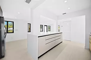 10000 SW 43rd St, Miami, FL 33165 - Photo 7