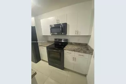 2271/2273 NW 66th St, Miami, FL 33147 - Photo 9