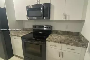 2271/2273 NW 66th St, Miami, FL 33147 - Photo 9