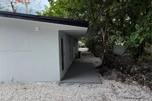 3220 Plaza St, Miami, FL 33133 - Photo 13