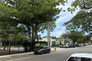 3220 Plaza St, Miami, FL 33133 - Photo 15