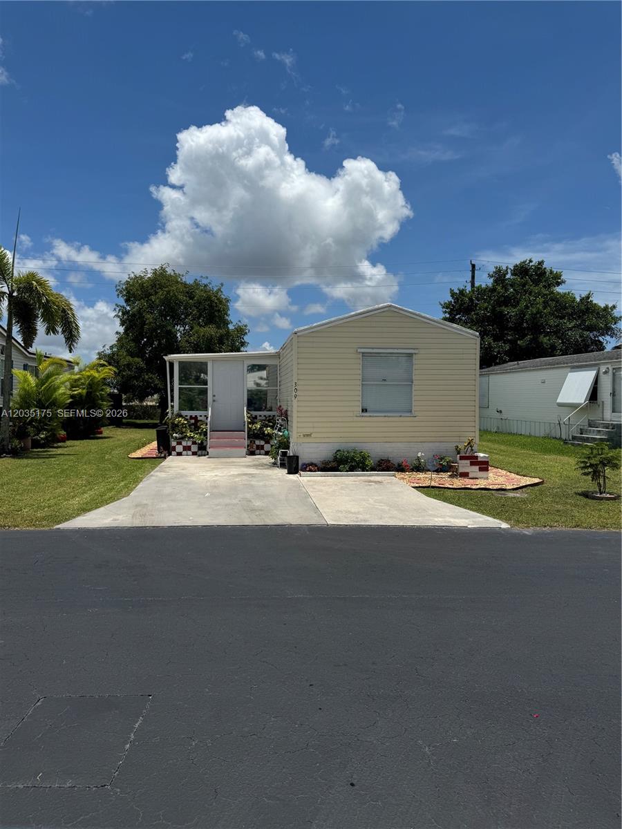 35303 SW 180th Ave #309 main architectural view