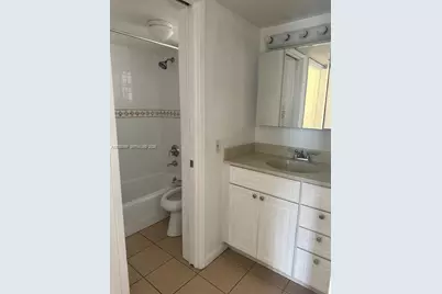 870 NW 87th Ave #302, Miami, FL 33172 - Photo 5