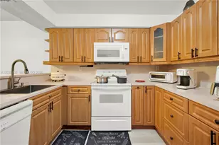 15460 SW 82nd Ln, Miami, FL 33193 - Photo 5