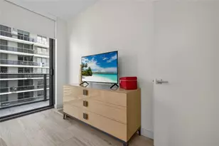 55 SW 9th St, Miami, FL 33130 - Photo 23