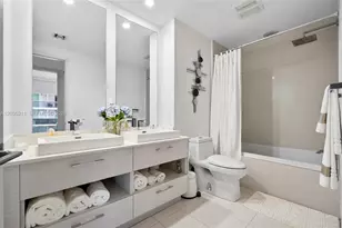 55 SW 9th St, Miami, FL 33130 - Photo 17
