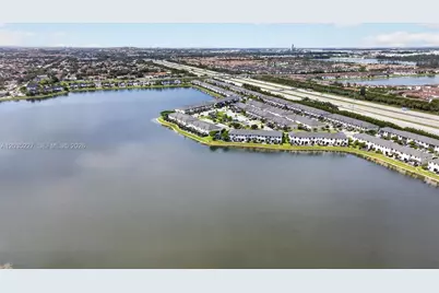 15841 NW 91st Ct, Miami Lakes, FL 33018 - Photo 61