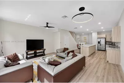 15841 NW 91st Ct, Miami Lakes, FL 33018 - Photo 19