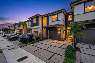 15841 NW 91st Ct, Miami Lakes, FL 33018 - Photo 9