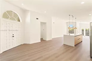 15153 NW 89th Pl, Miami Lakes, FL 33018 - Photo 7