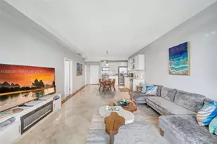 5005 Collins Ave, Miami Beach, FL 33140 - Photo 9