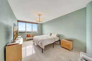 5005 Collins Ave, Miami Beach, FL 33140 - Photo 11