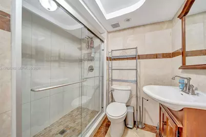 5005 Collins Ave #PH02, Miami Beach, FL 33140 - Photo 15
